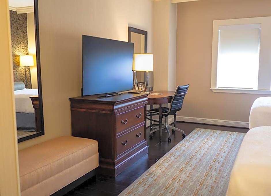 The Whitehall Downtown Houston