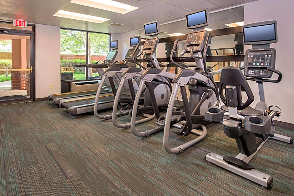 Courtyard by Marriott Dulles Town Center