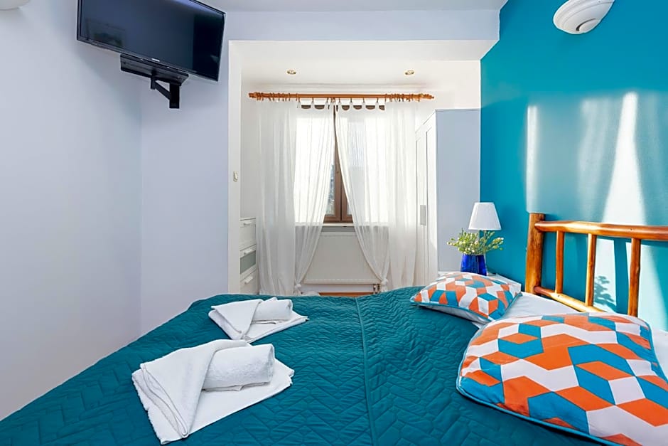 OLECKI Holiday House