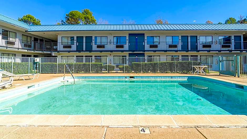 Xpress Inn & Extended Stays