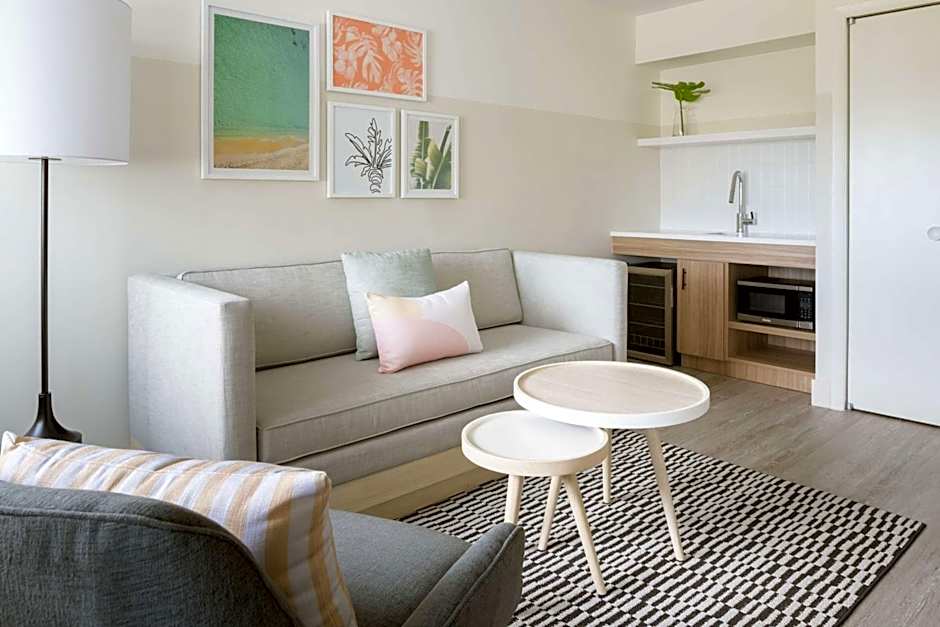 Hampton by Hilton Grand Cayman Seven Mile Beach