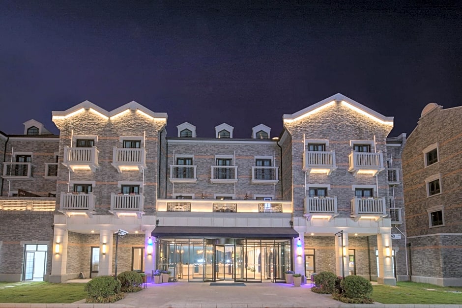 HOLIDAY INN EXPRESS Shanghai Tourism Zone