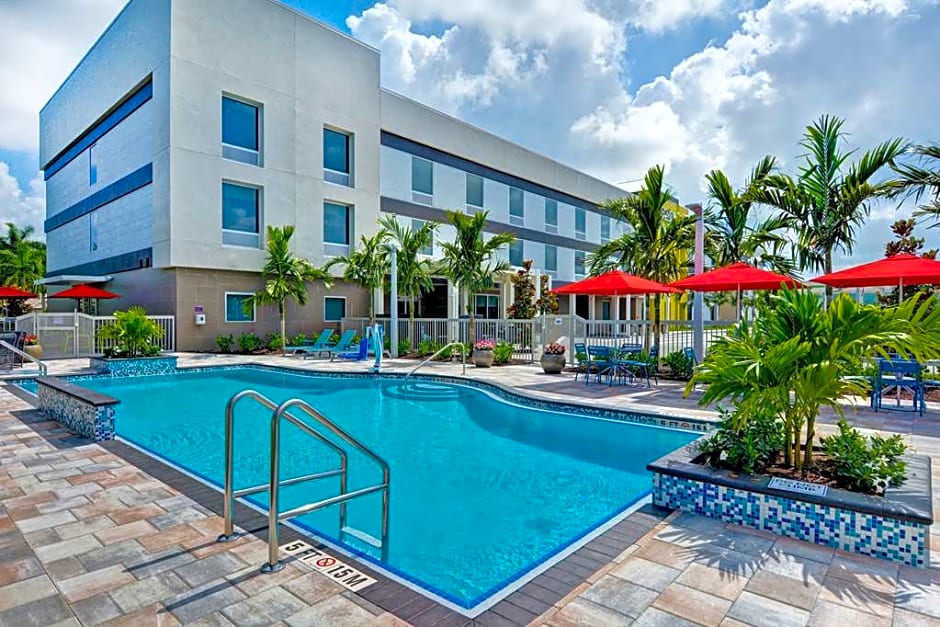 Home2 Suites by Hilton Naples I-75 Pine Ridge Road