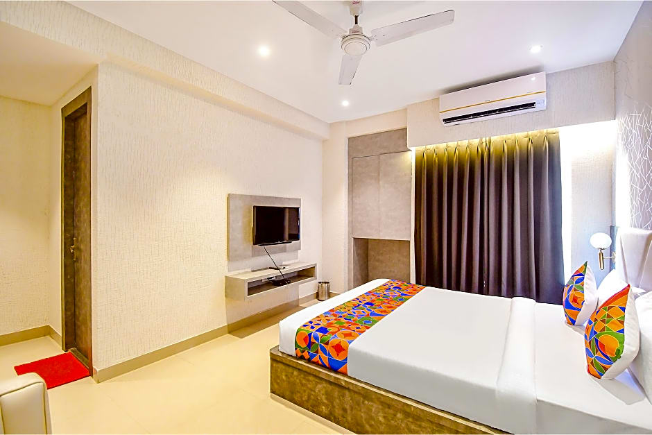 FabHotel Lake View Topsia - China Town