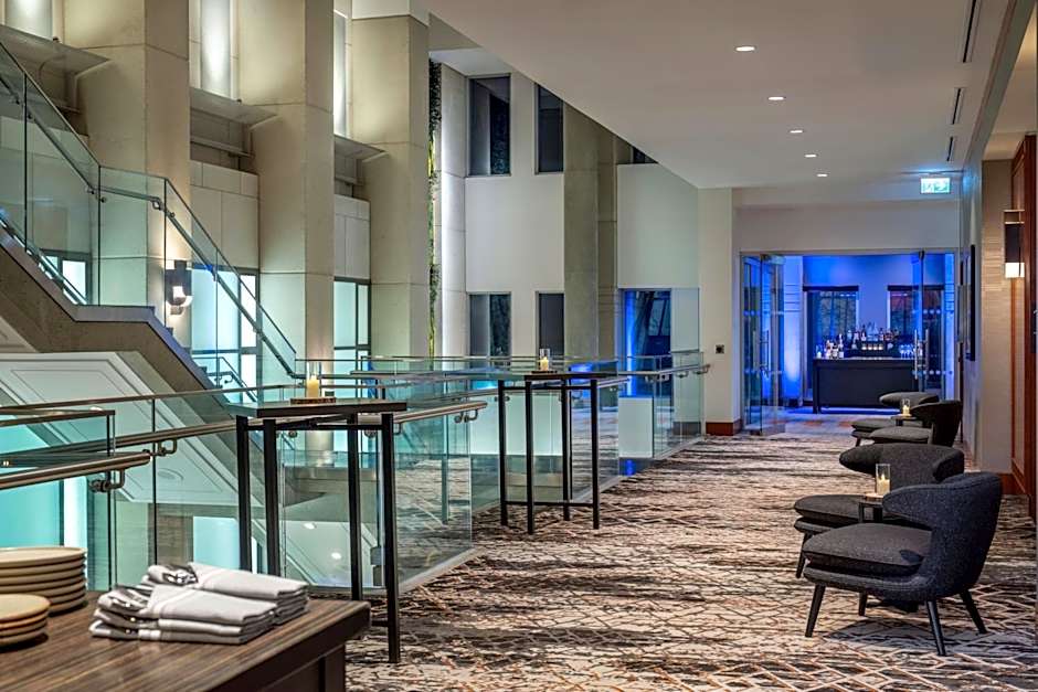 Delta Hotels by Marriott Vancouver Downtown Suites