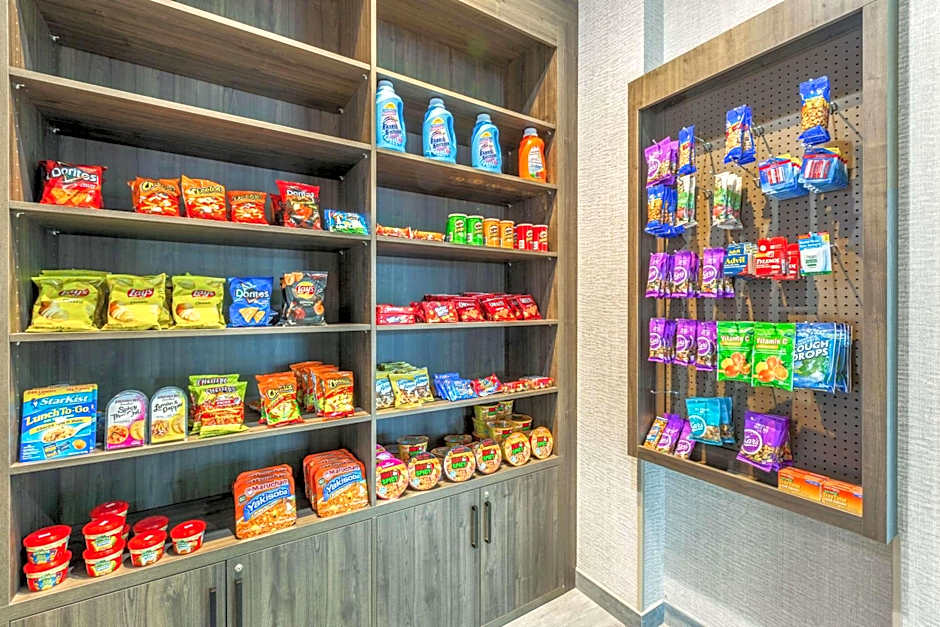 La Quinta Inn & Suites by Wyndham Galveston West Seawall