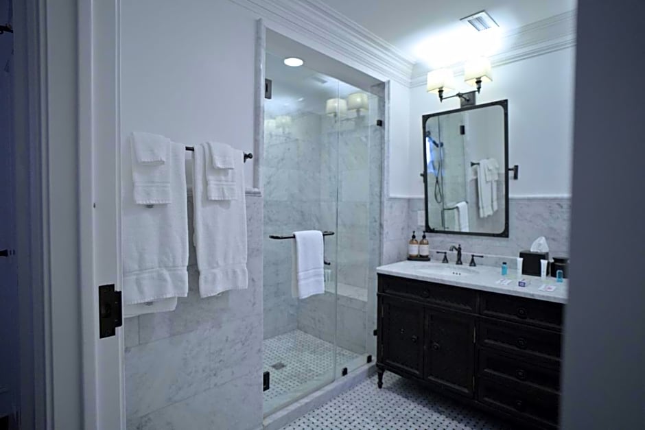 Royal Frenchmen Hotel and Bar