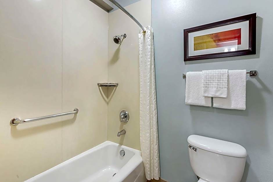Best Western Plus Peppertree Inn At Omak