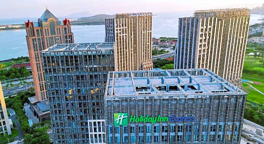 Holiday Inn Express Qingdao West Coast By IHG