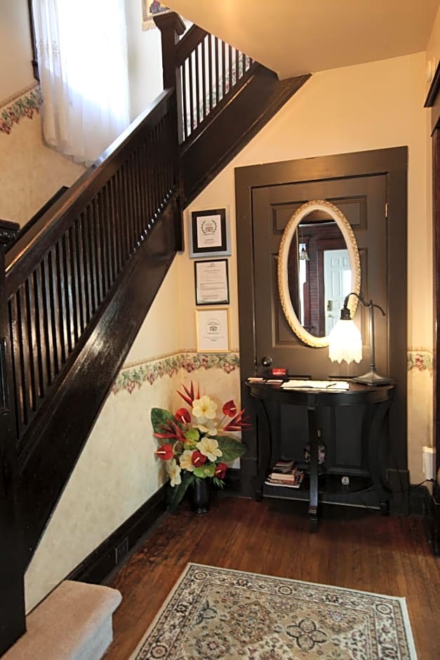 Ambiance By The Falls B&B