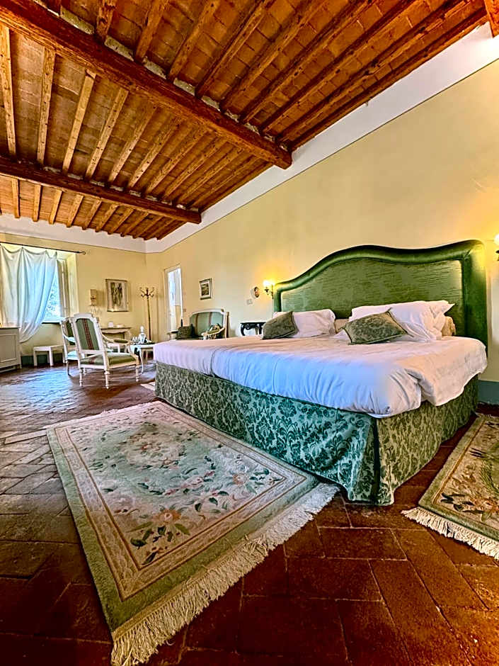 Villa La Dogana B&B di Charme - Historic Villa with a beautiful garden - private parking