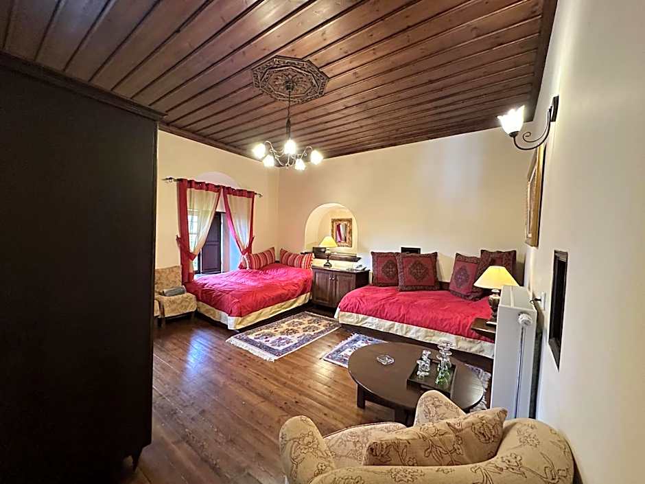 Santikos Mansion, Santikos Collection