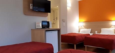 Standard Plus Room - 4 Single Beds