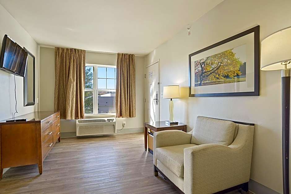 Extended Stay America Suites - Kansas City - Lenexa - 87th St.