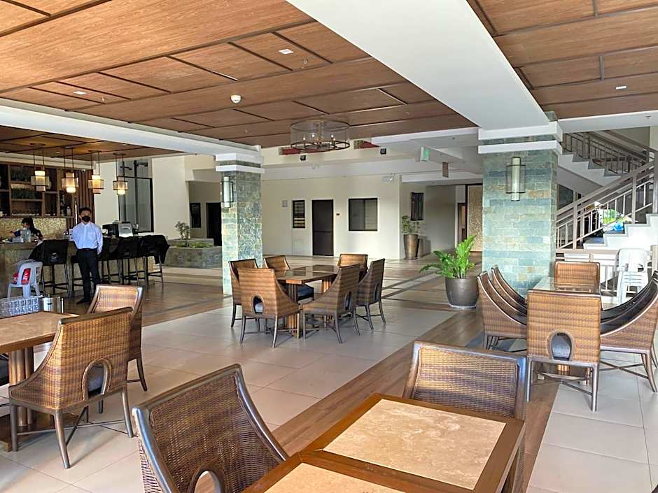 Rosarich Homestay - Bristle Ridge Residences