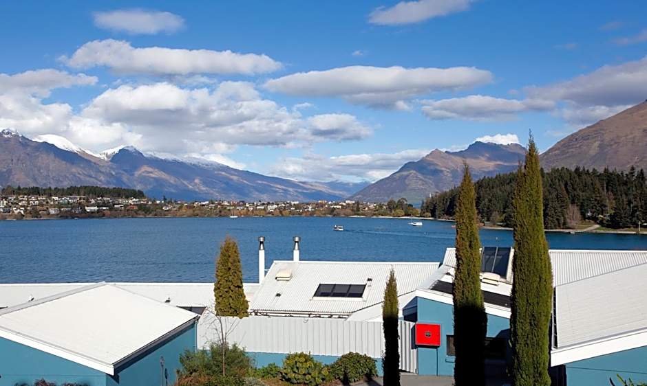 Spinnaker Bay Apartments