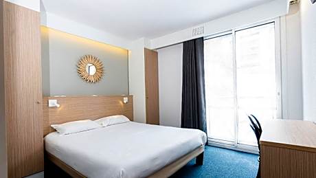 Quadruple Room with Private Bathroom