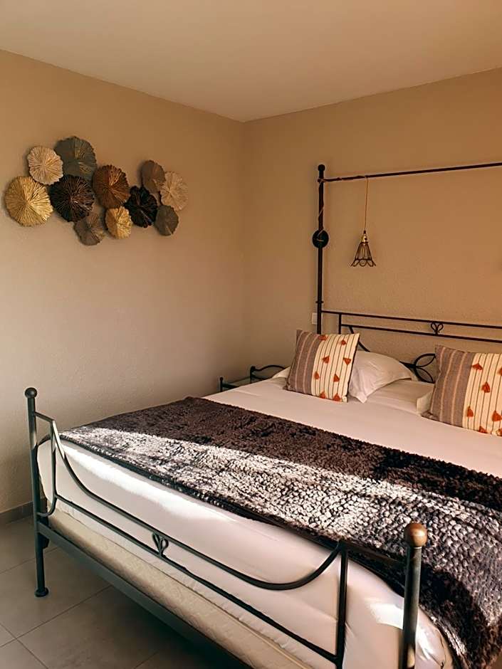 Le Mas des Quintrands Manosque - Motel de charme