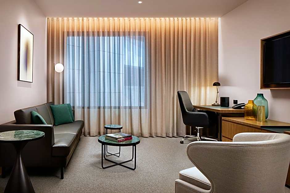 Next Hotel Melbourne, Curio Collection by Hilton