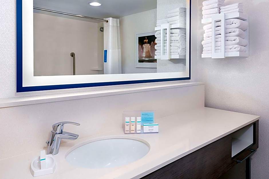 Hampton Inn By Hilton & Suites Kansas City-Country Club Plaza