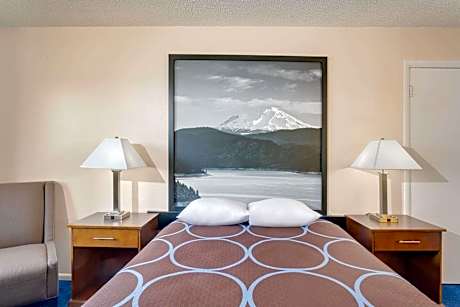 Superior Queen Room - Non-Smoking