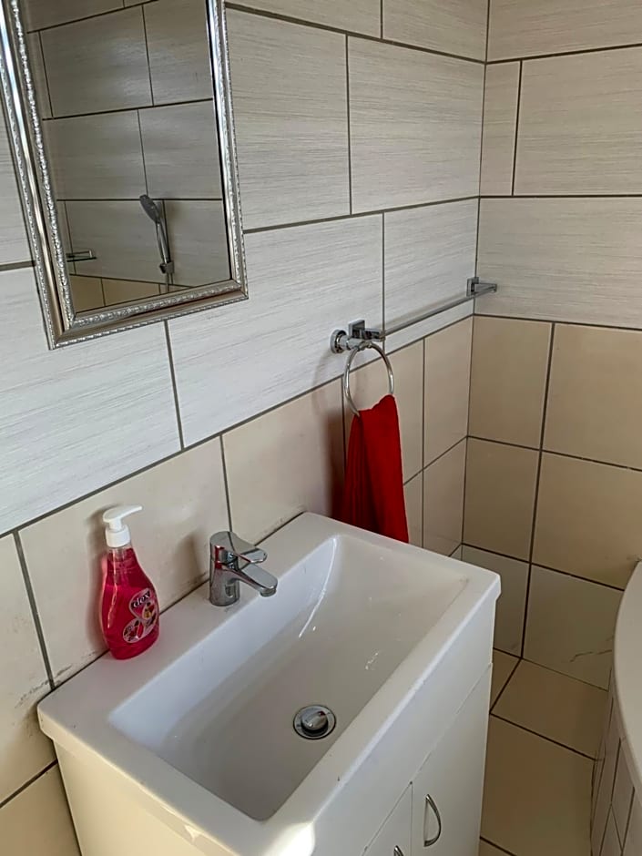 Ekaya Palace Guest House