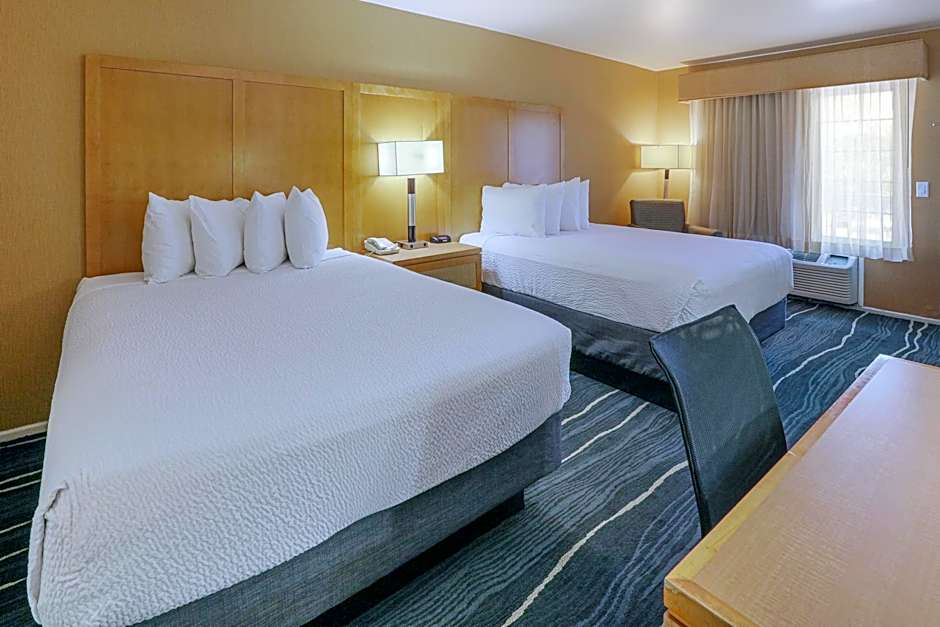 Ramada by Wyndham Costa Mesa/Newport Beach