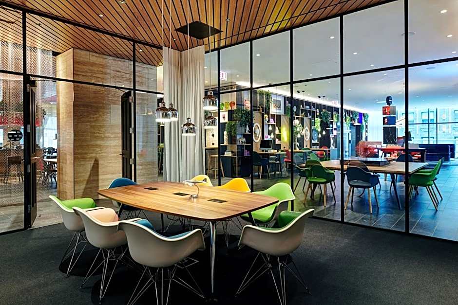 citizenM Chicago Downtown