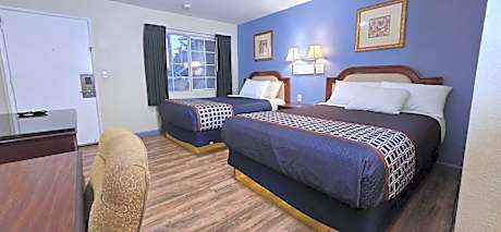 Queen Room with Two Queen Beds - Non-Smoking A