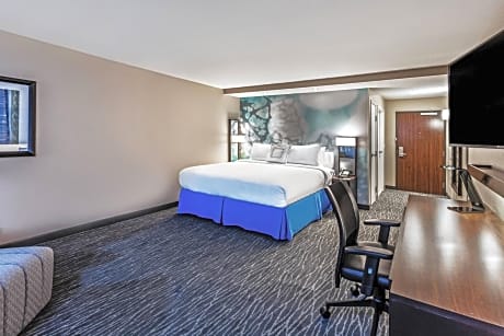 King Room with Sofa Bed and Adapted Tub - Mobility Accessible