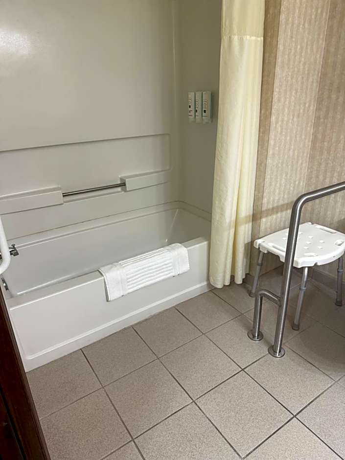 Quality Inn & Suites Manistique