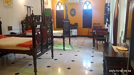 Mint Palace Luxury Suite