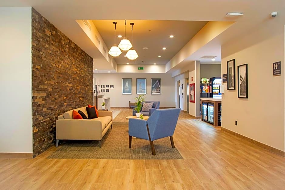Candlewood Suites Guadalajara Galerias By IHG