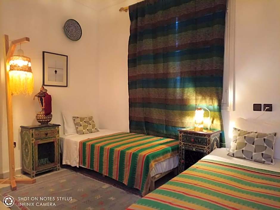 Art Riad Au Bord De La Mer