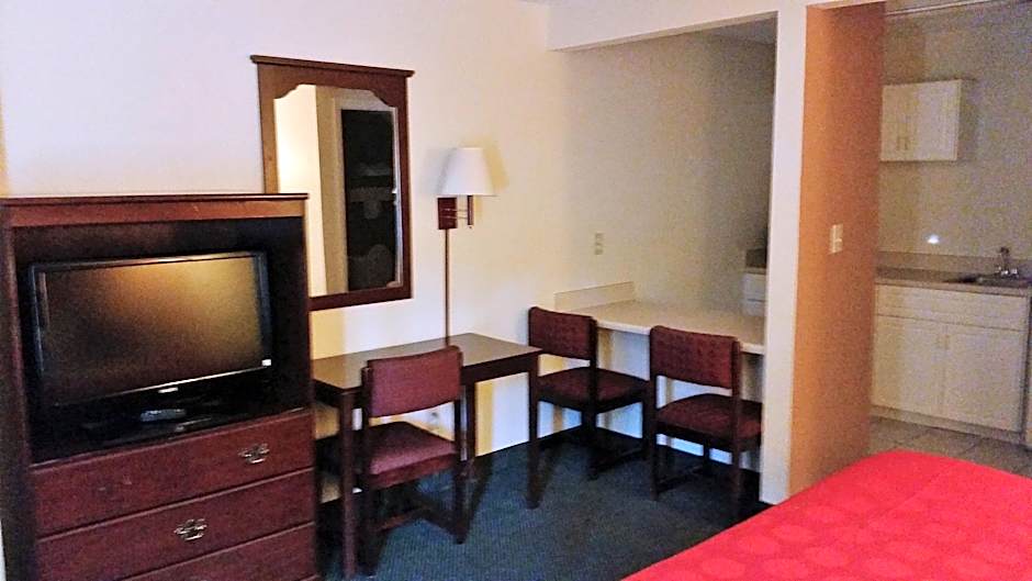 Country Hearth Inn & Suites Augusta