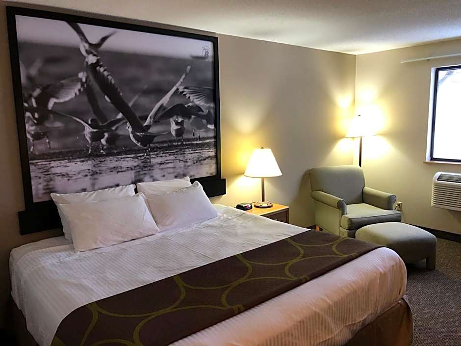 Super 8 by Wyndham Salmon Arm