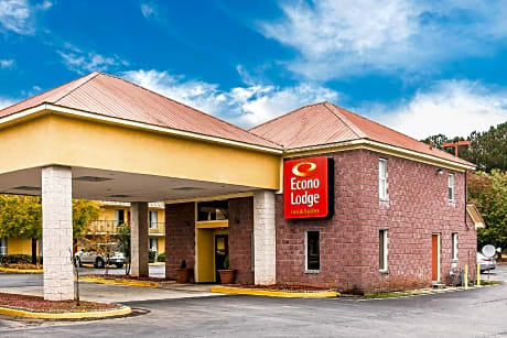 Rodeway Inn & Suites