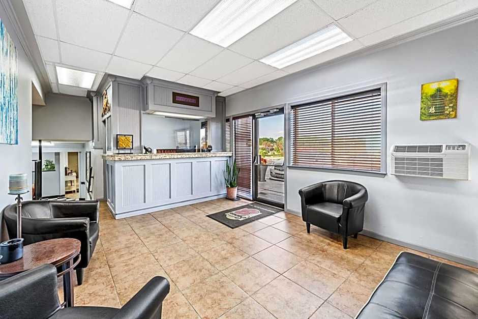 Super 8 by Wyndham Independence Kansas City