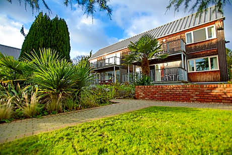Oaklands Hotel