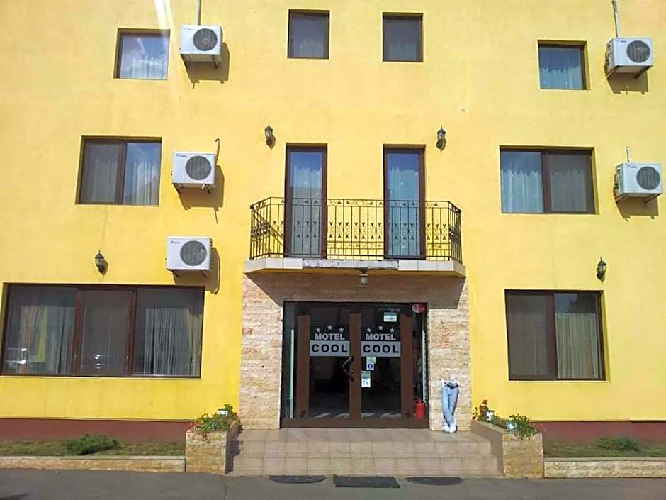 MOTEL COOL