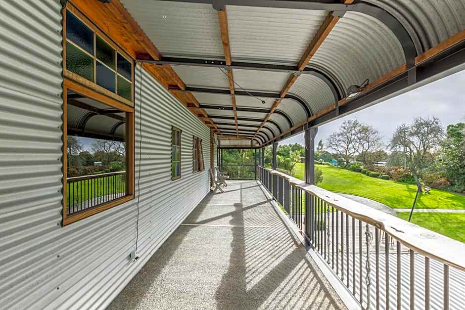 The Narrows Landing Hotel