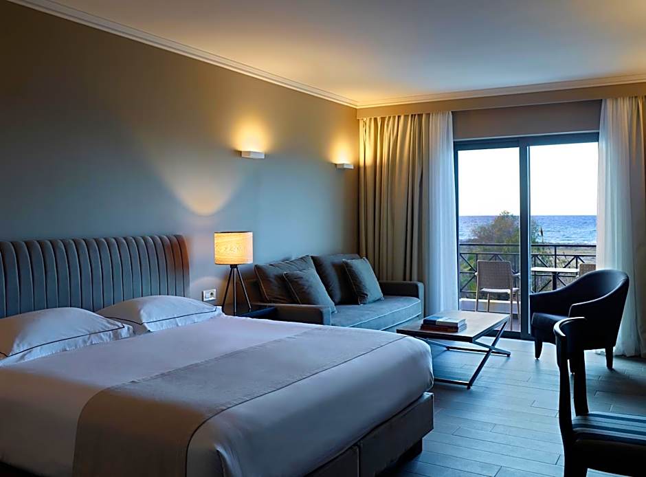 Pelagos Suites Hotel & Spa