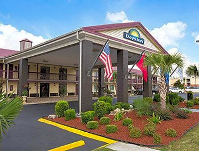 Days Inn by Wyndham West Memphis