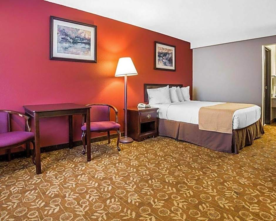 Quality Inn & Suites Minden