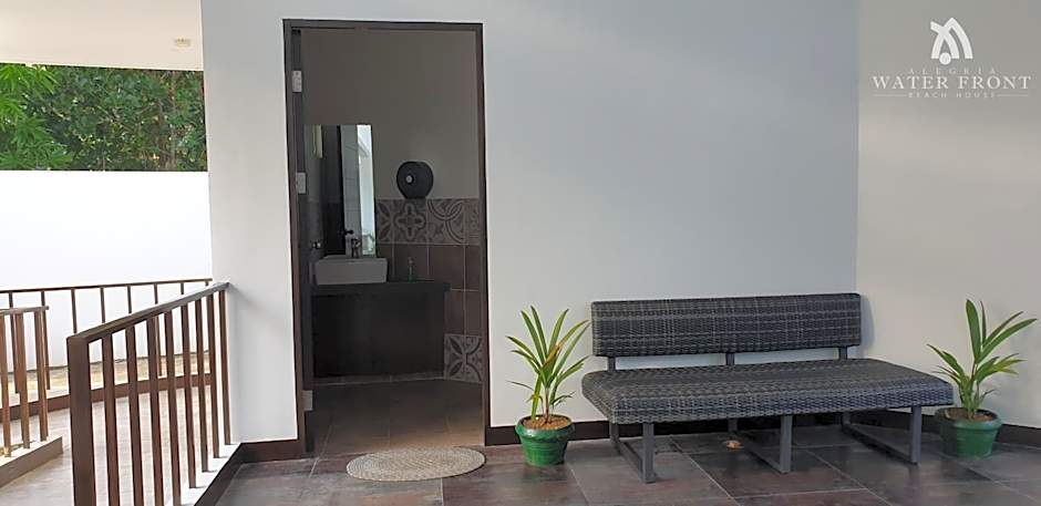 Alegria Water Front Beach House