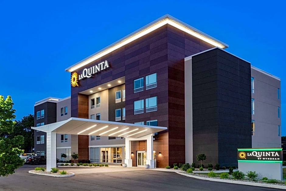 La Quinta Inn & Suites by Wyndham South Bend near Notre Dame