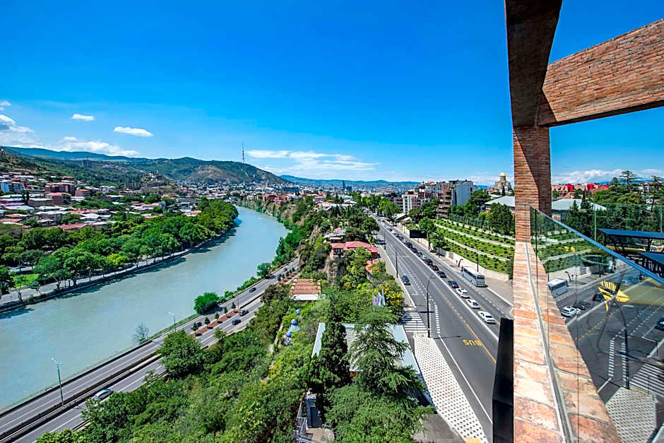 Golden Tulip Design Tbilisi