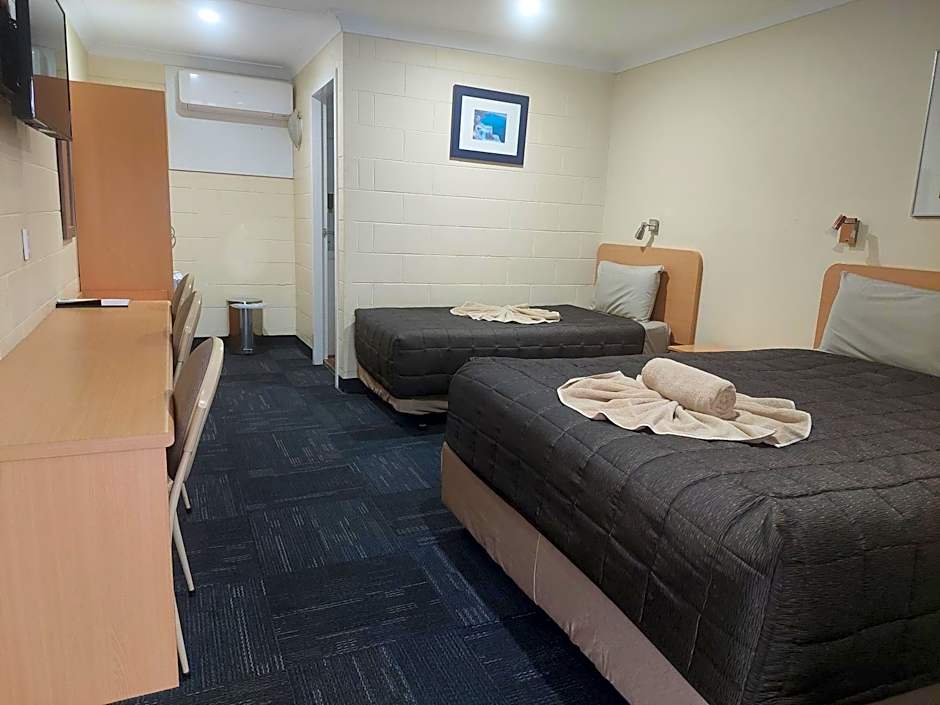 All Seasons Motor Lodge