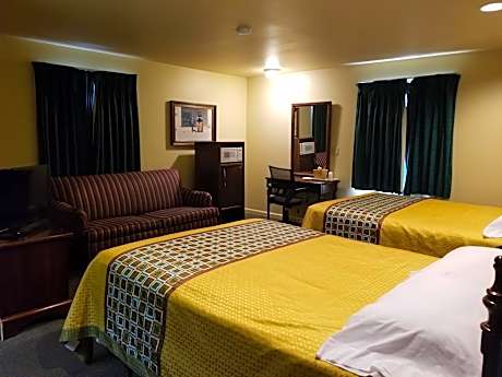 Superior Queen Room with Two Queen Beds