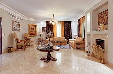 VESTA - Luxury APT - 4BR - October